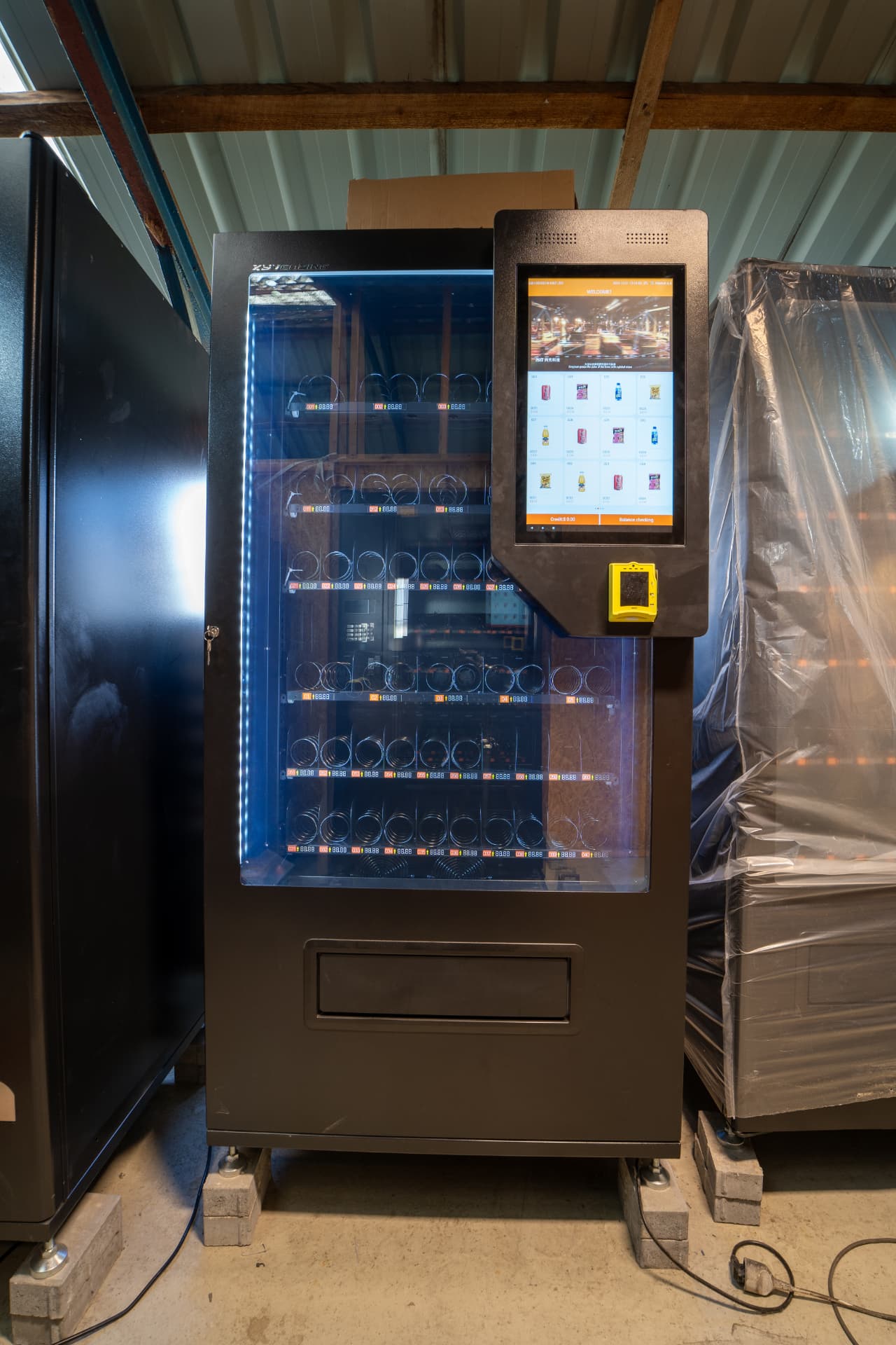 Nový automat ReVend 10 LCD s dotykovým displejom
