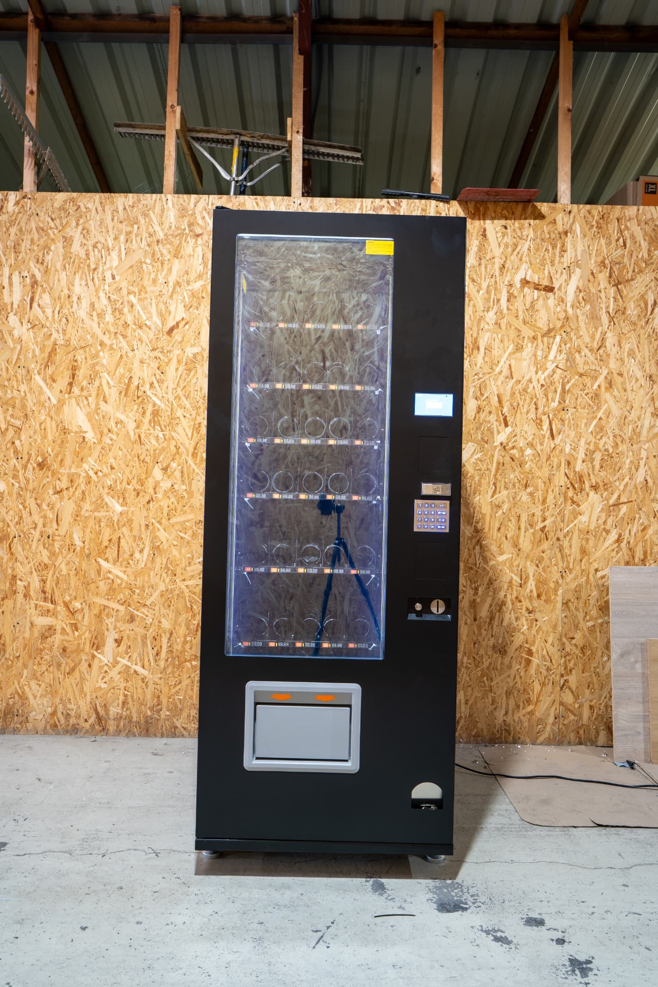 Nový automat ReVend DLE 5 s výťahom