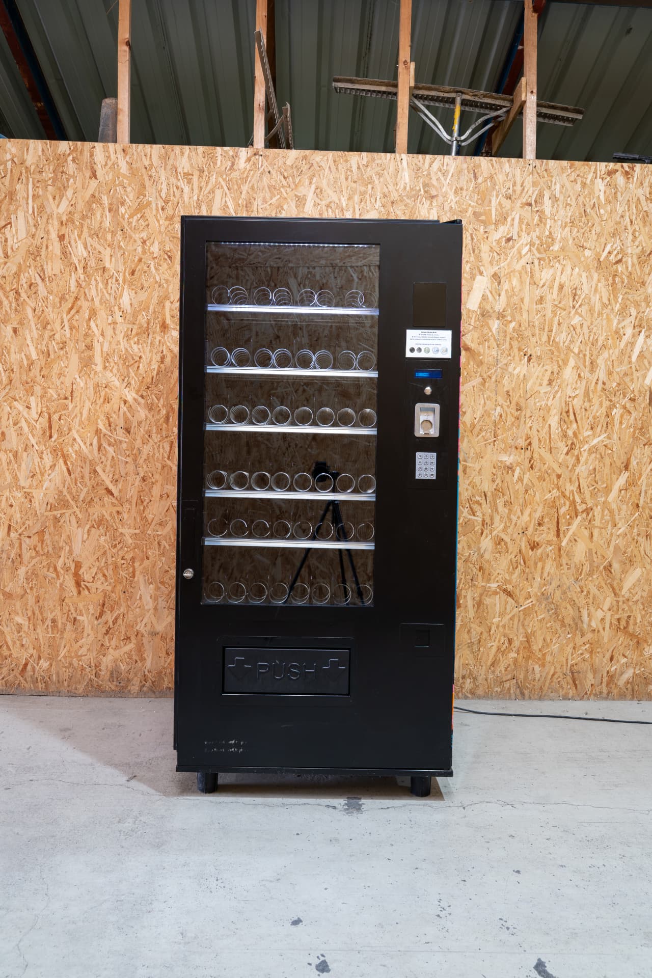 Repasovaný snackový automat Vendo Sanden BS8